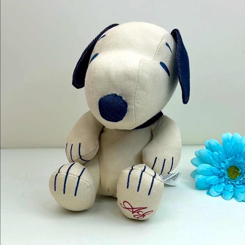 Snoopy! Cream & Blue Denim Exclusive NEW in drawstring bag, adorable!